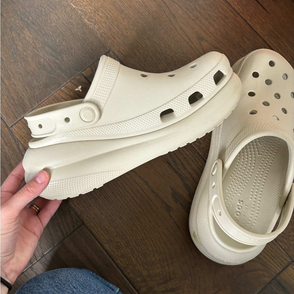 Women’s Platform Crocs Size 8